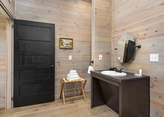 Asheville River Cabins, Worldhotels Backdrop